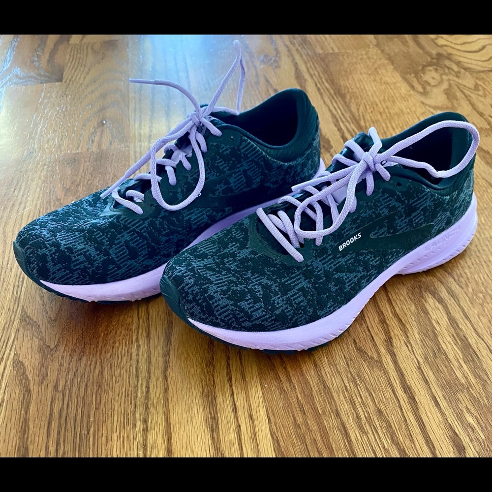 Ladies Brooks Launch 6. Sz 7.5M EEUC